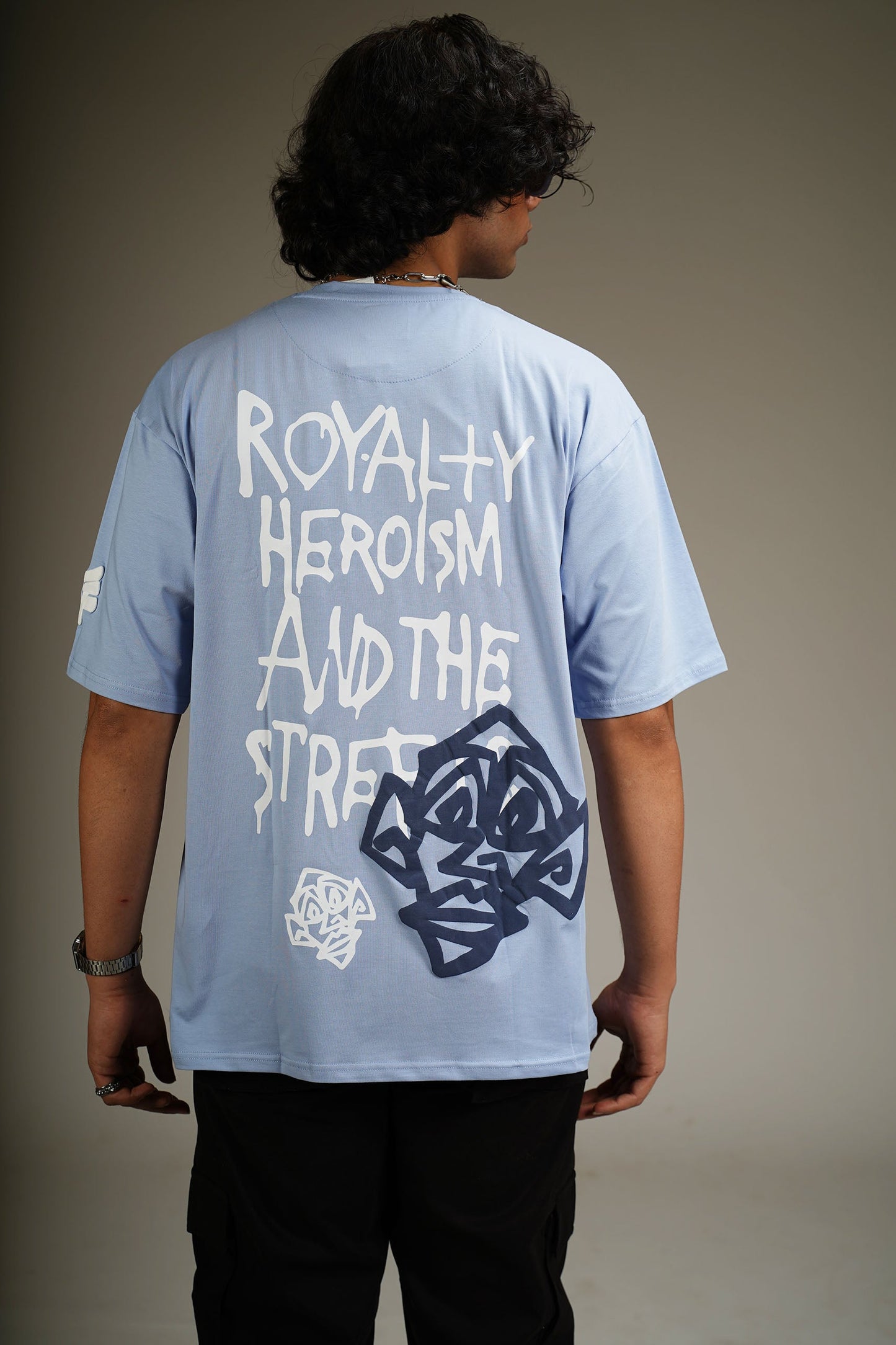 ROYALTY HEROISM Oversized T-shirt